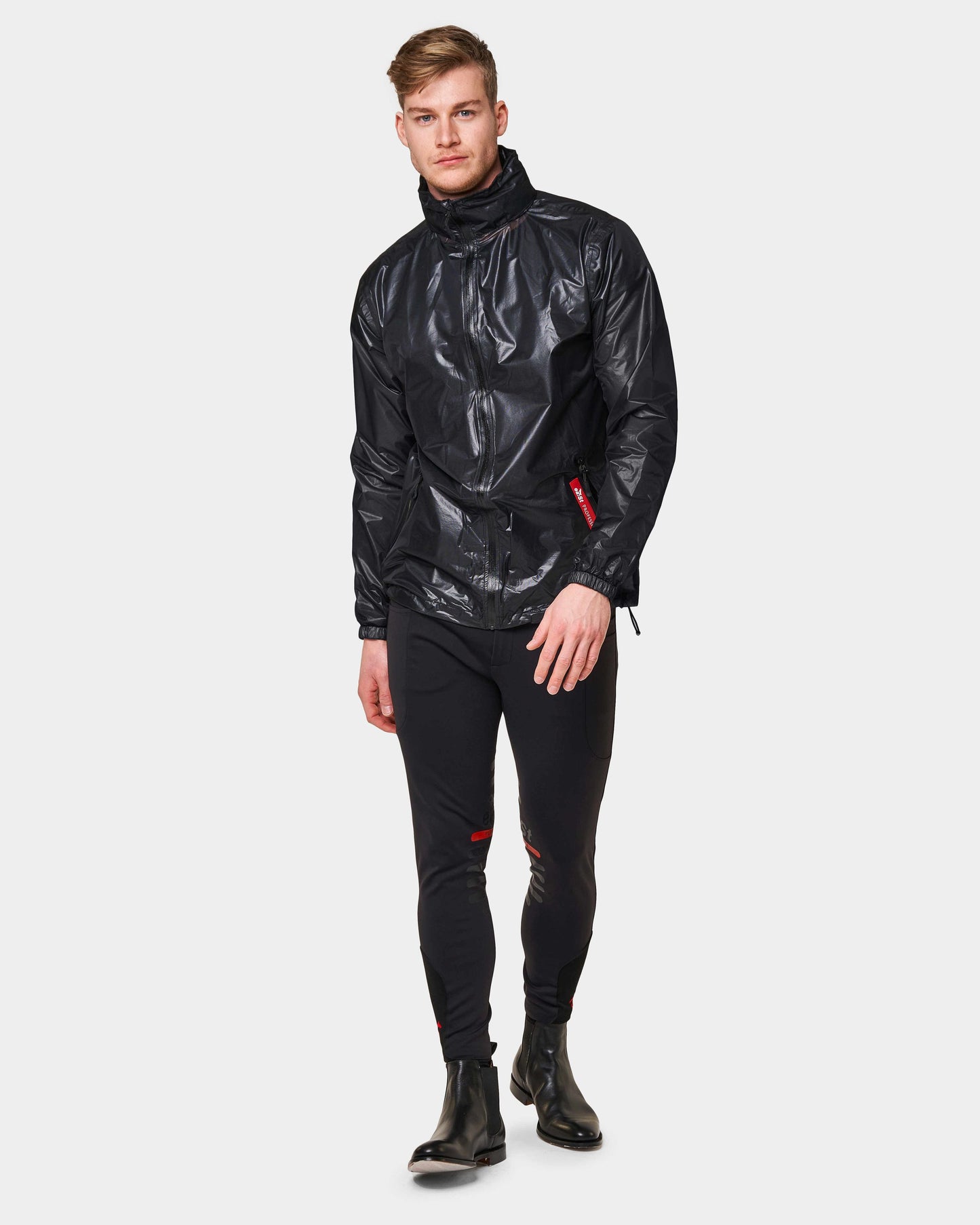 eaSt Rain Jacket Pro Light Regenjacke Unisex in schwarz