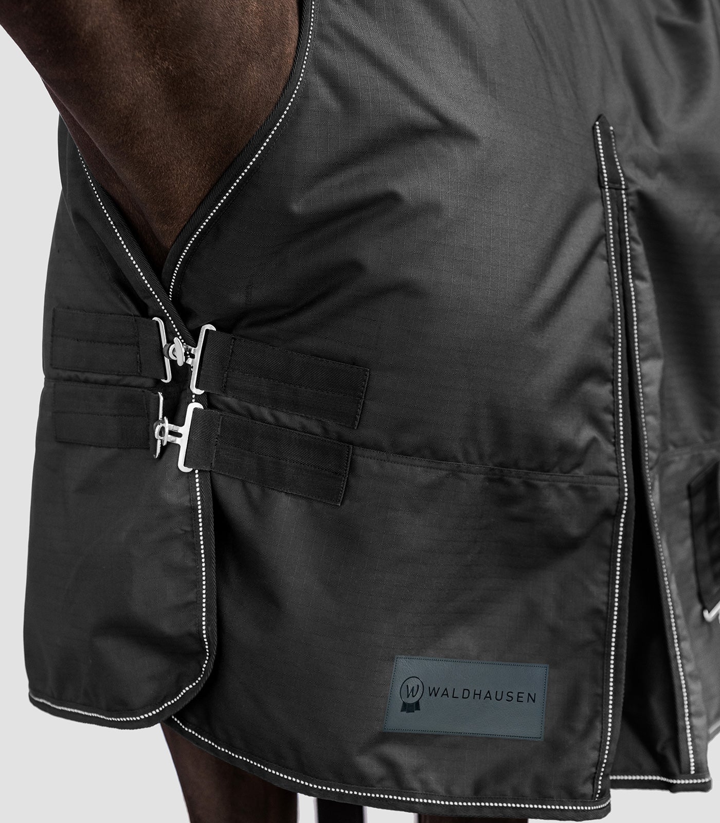 Waldhausen NORDIC Outdoordecke, High Neck, 200 g, schwarz , Regendecke